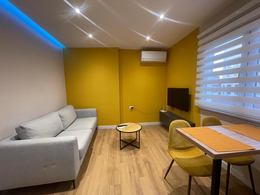 Posezení v ubytování Central Modern Apartment