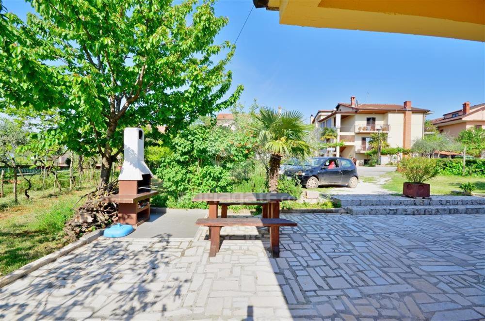 Vonkajšia záhrada v ubytovaní Apartment Umag Lukin