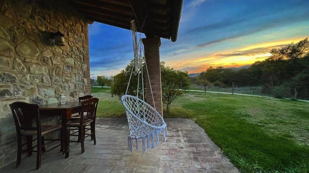 Východ nebo západ slunce při pohledu z bed and breakfast nebo okolí