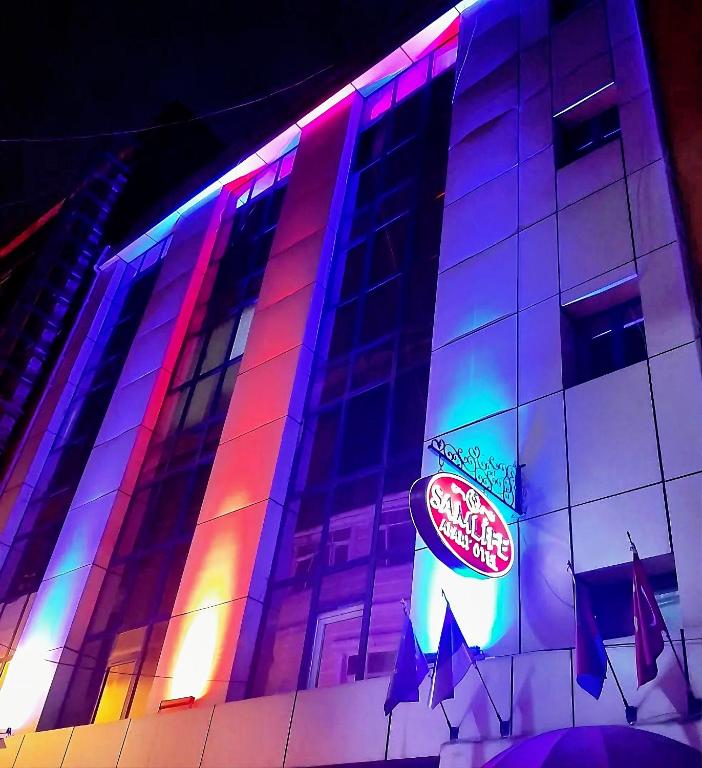Budova, kde se aparthotel nachází