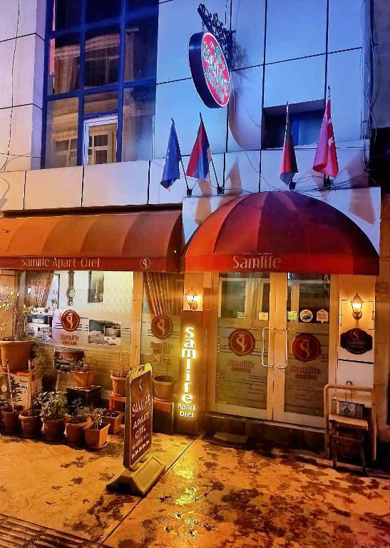 Budova, kde se aparthotel nachází