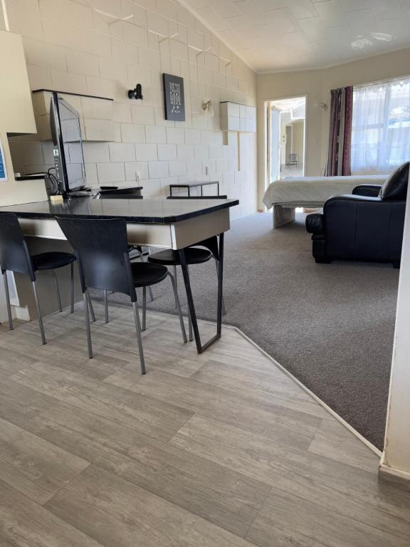 Fountain Court Motel - Resim 14