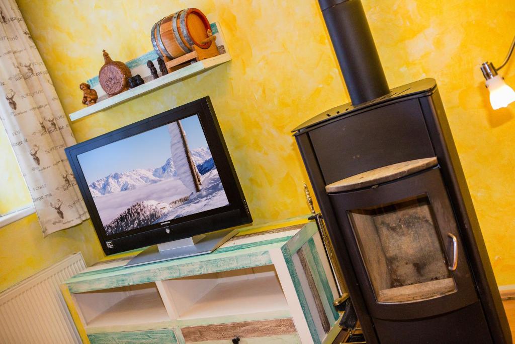 TV a/nebo společenská místnost v ubytování Alpengasthof Paletti