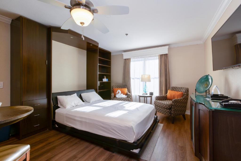 Coronado Beach Resort - 