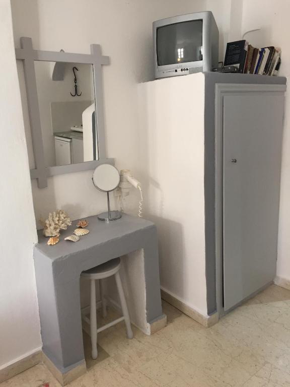 Christos Apartments Oia - 4