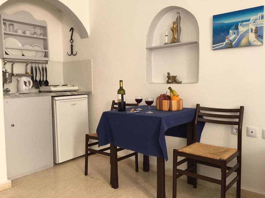 Christos Apartments Oia - 6