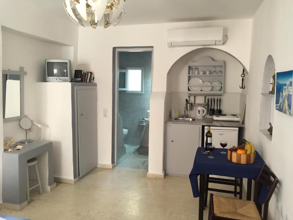 Christos Apartments Oia - 7