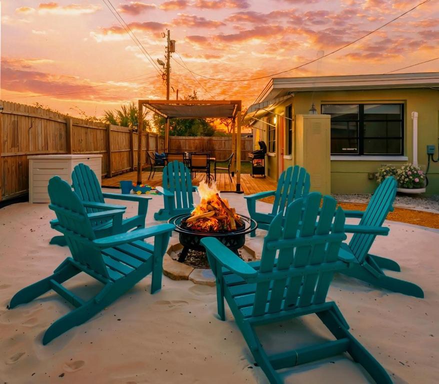 Posezení v ubytování Cozy Family Retreat 10 Mins to Clearwater Beach