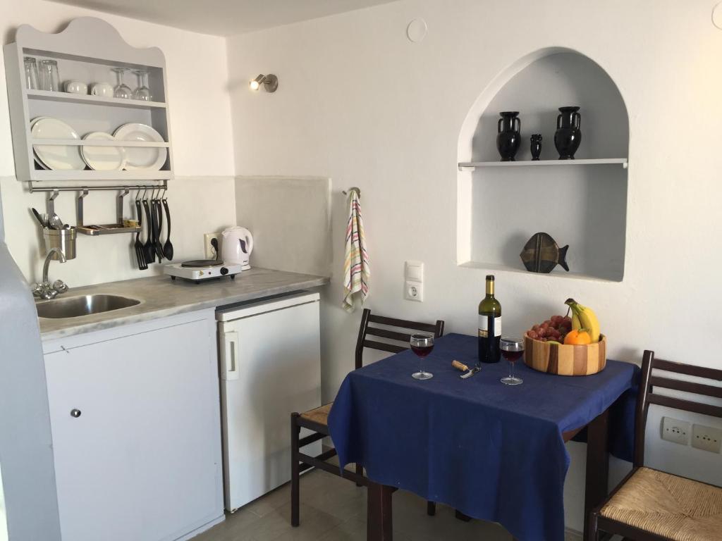 Christos Apartments Oia - 14