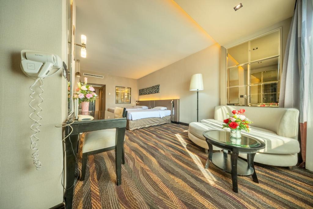 Royal Benja Hotel - Big Room Family-Friendly - Resim 18