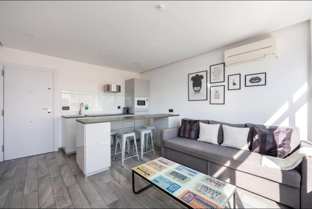 The Black&White Apartment