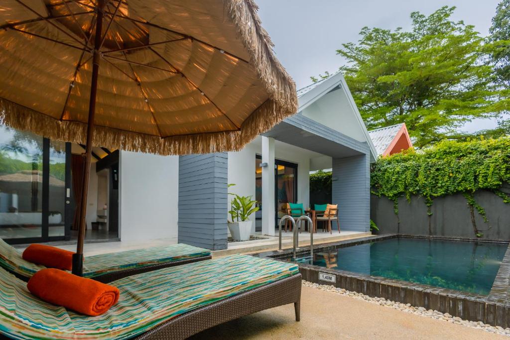 Bazén v ubytování Tolani Resort Koh Samui nebo v jeho okolí