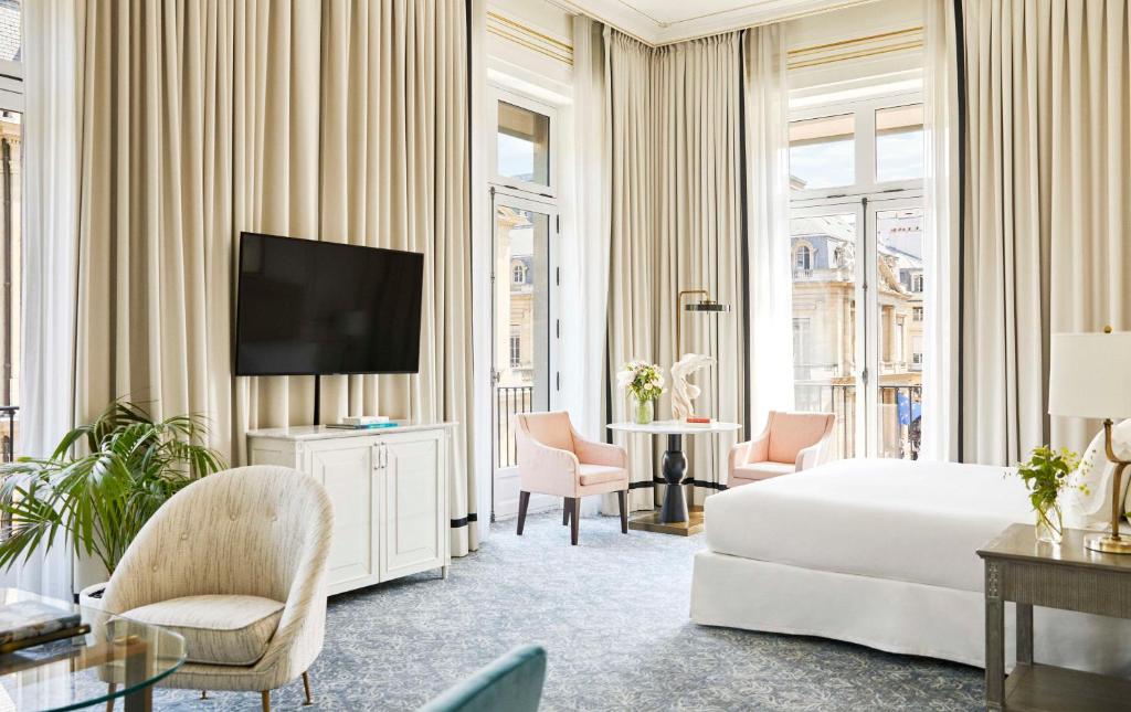 
Palais Royal Suite

