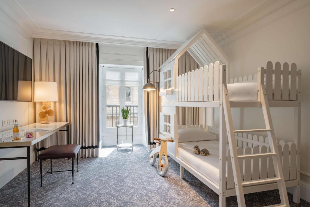 
Family Suite with View
