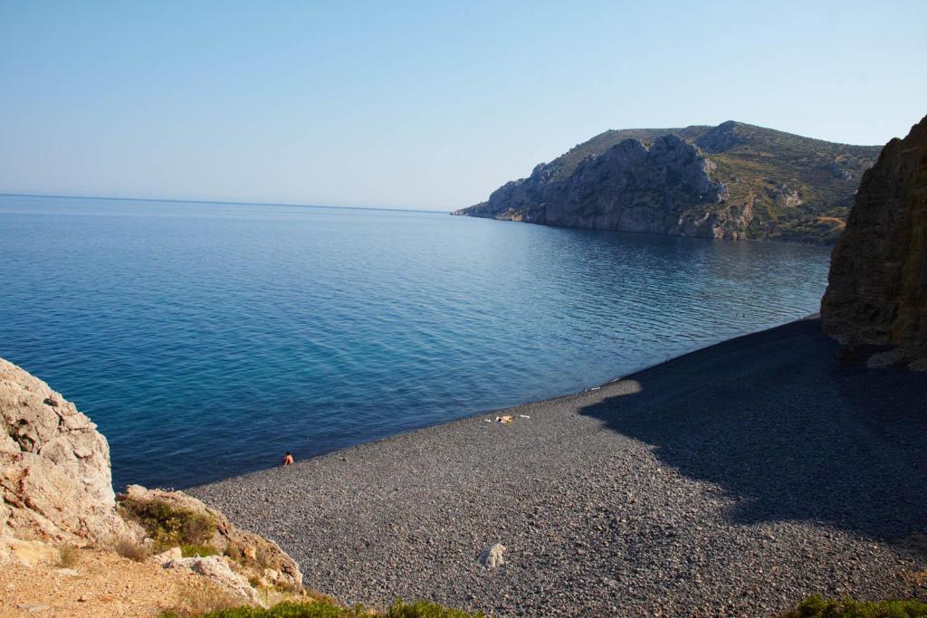 A beach at or near az apartmanhoteleket