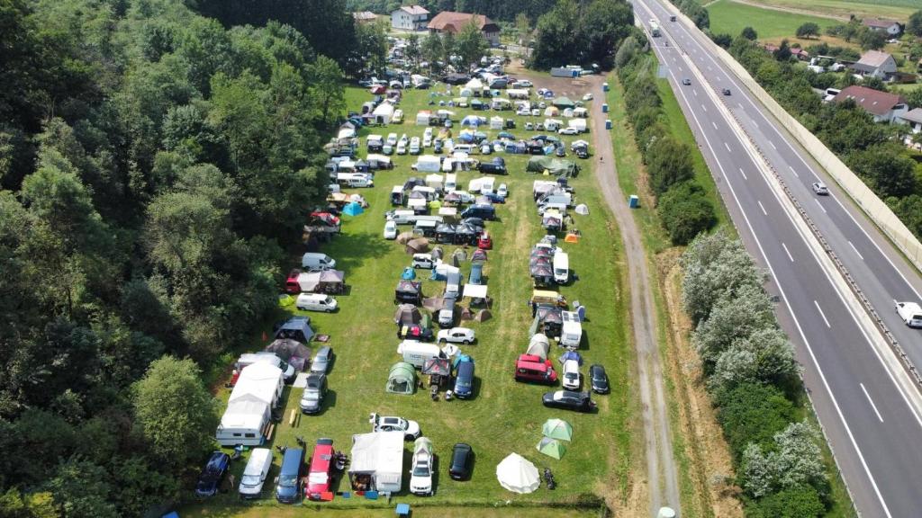 Letecký snímek ubytování Schladnitzer Dorfstadl Camping