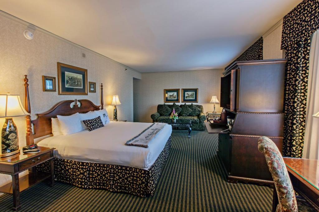 The Brown Hotel - Luxusking Room
