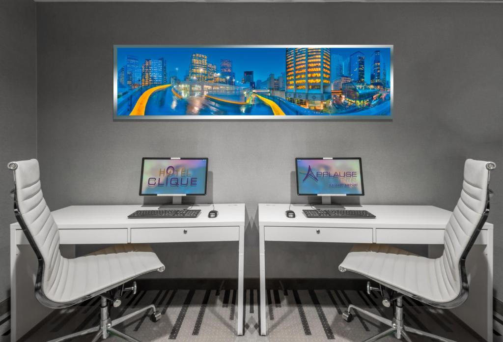Applause Hotel Calgary Airport by CLIQUE - Resim 15