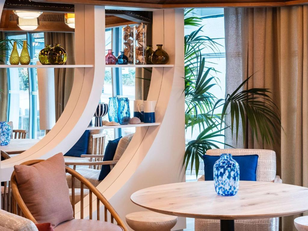 Posezení v ubytování Mercure Quiberon Hotel