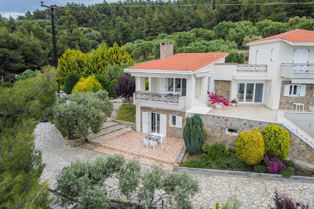 Το κτήριο όπου στεγάζεται  το διαμέρισμα