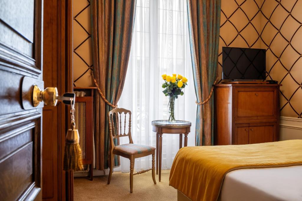 Grand Hôtel Des Templiers, Piscine & Spa - Resim 19