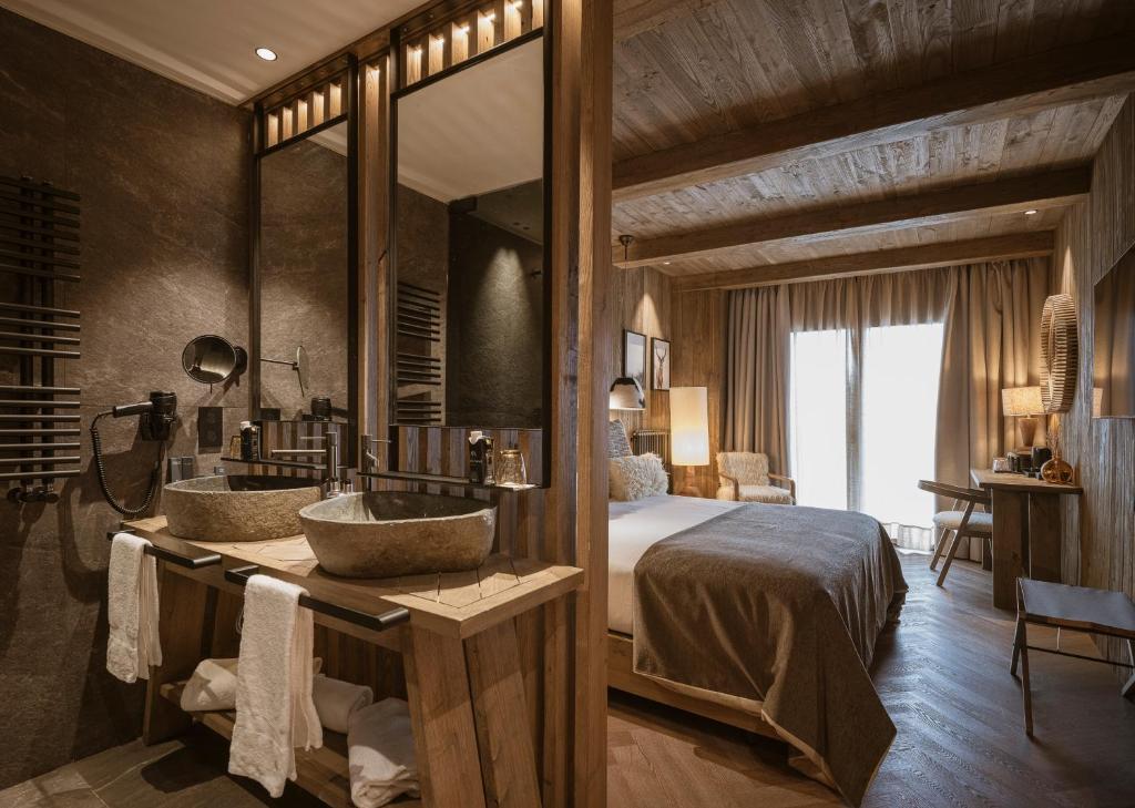 The Mountains Hotel - 