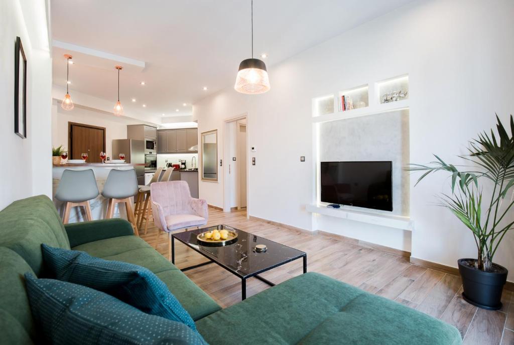 Modern 2BD very spacious apt next to metro station