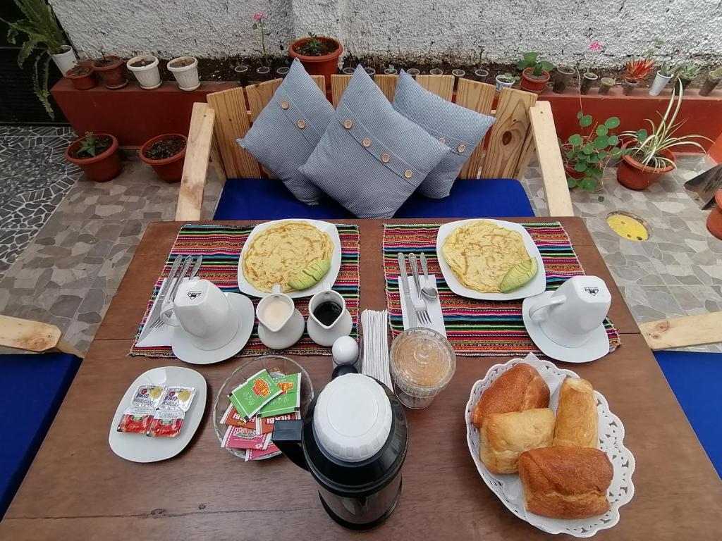 Jídlo v hostelu nebo okolí