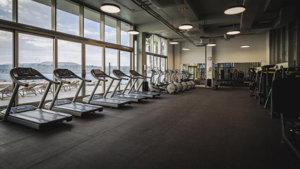 Fitness centrum a/nebo fitness zařízení v ubytování AX ODYCY Hotel