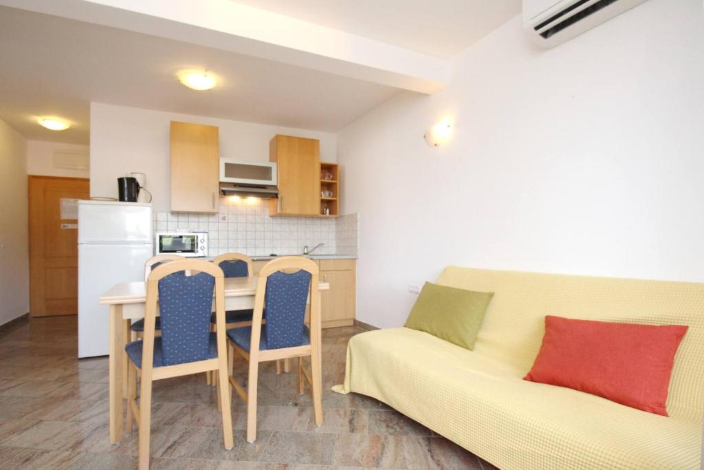 Kuchyň nebo kuchyňský kout v ubytování Apartments Mikulan Nara
