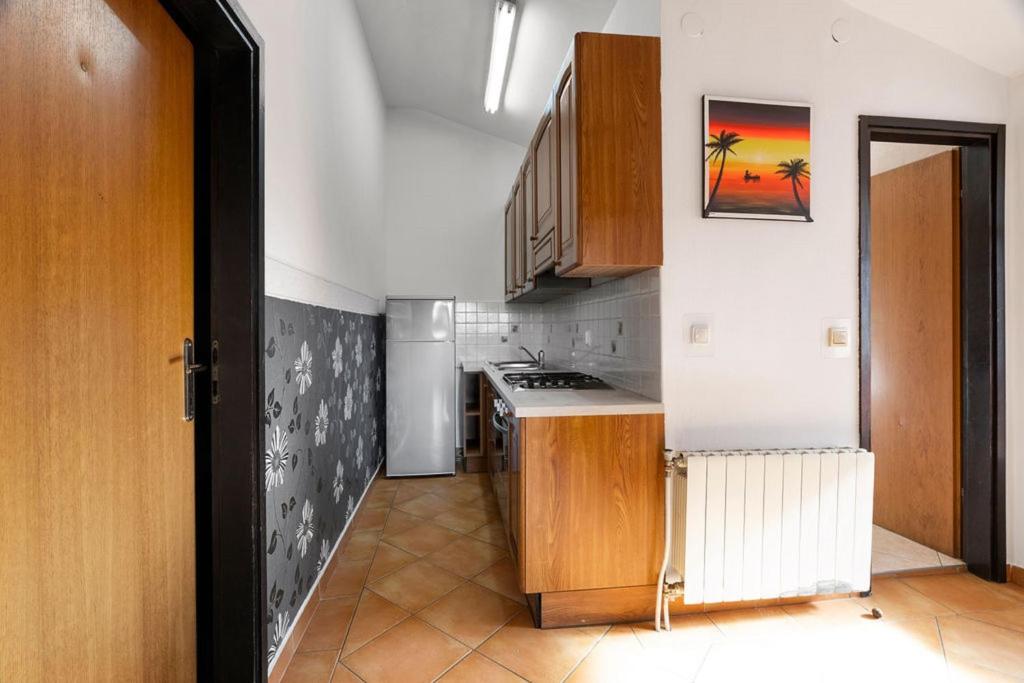 Kuchnia lub aneks kuchenny w obiekcie Apartments Erla