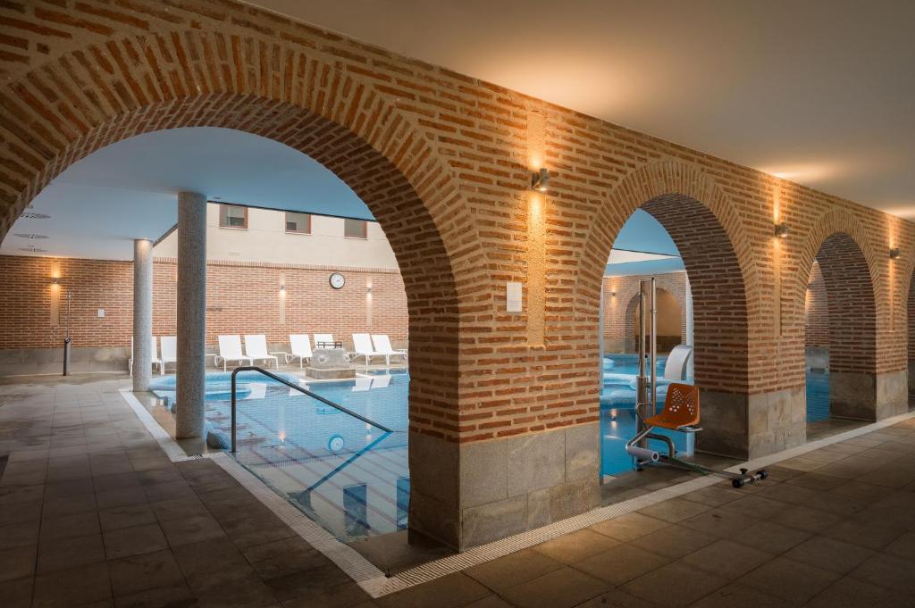 Piscina en o cerca de Castilla Termal Olmedo