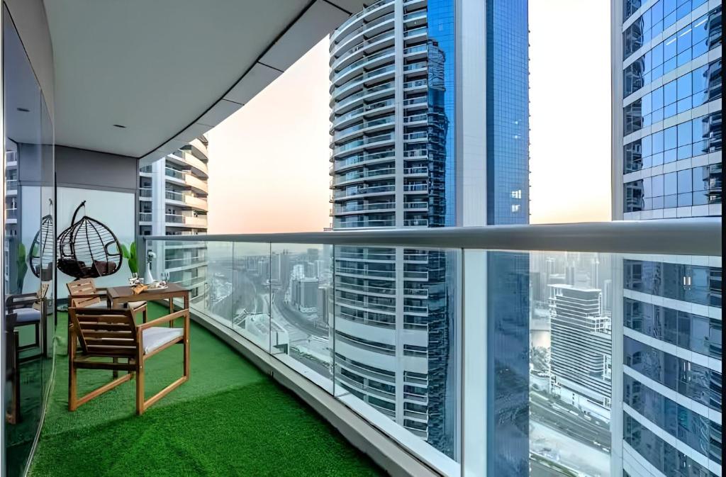 Dubai Paramount 1BR APT Burj Khalifa view