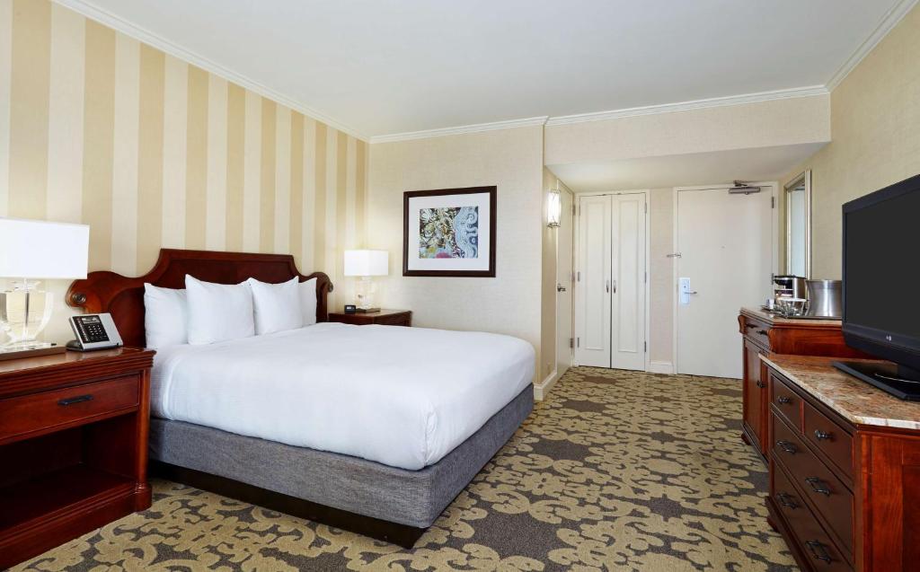Hilton New Orleans Riverside - 