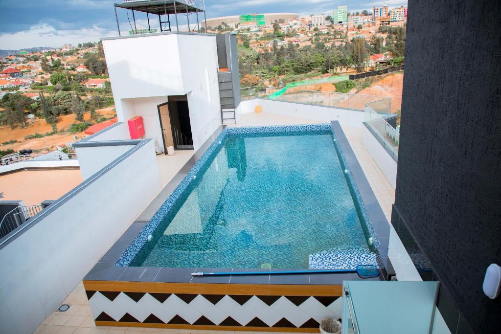 Bazén v ubytování Cascadia Apartments Kigali nebo v jeho okolí