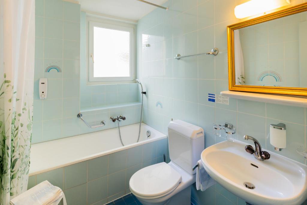 Koupelna v ubytování Hotel Rondinella Locarno