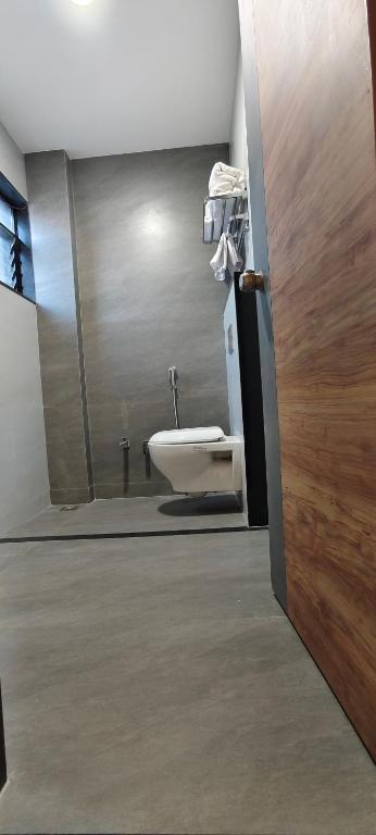 Koupelna v ubytování Hotel Yogesh Nisarga, Chhatrapati Sambhajinagar