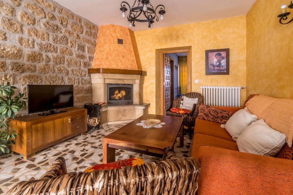 TV a/nebo společenská místnost v ubytování Casa Rural Bocanegra