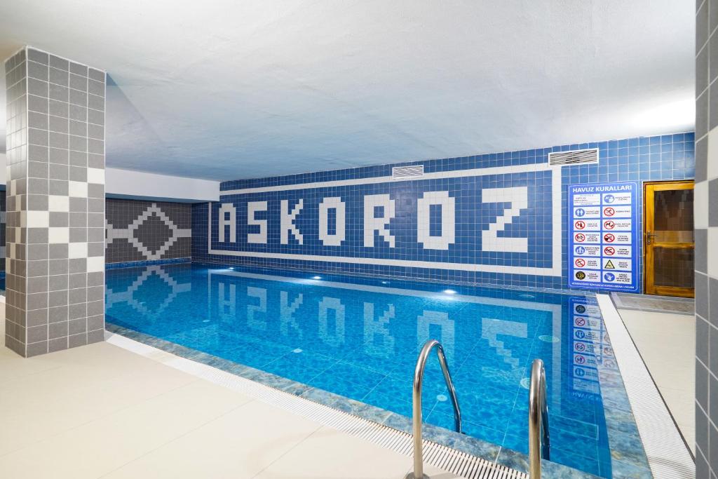 Bazén v ubytování Askoroz Otel İzmit nebo v jeho okolí