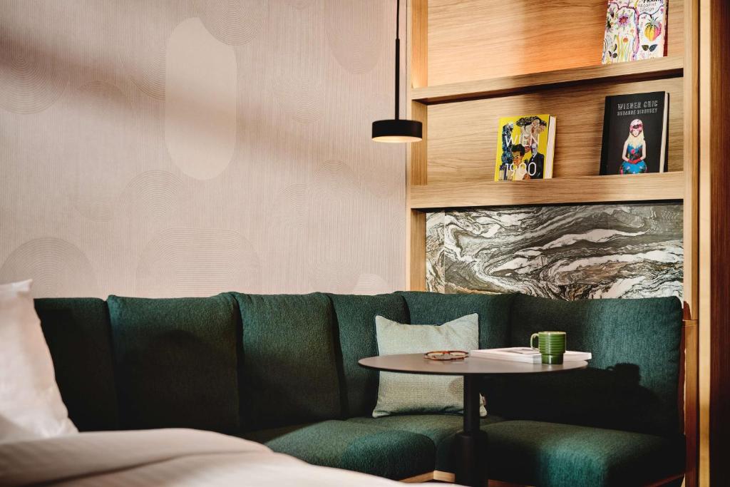 A by Adina Vienna Danube - Resim 12