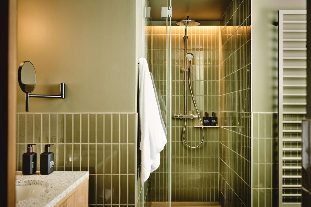 A by Adina Vienna Danube - Resim 18