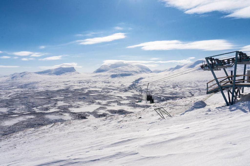 STF Abisko Turiststation v zimě