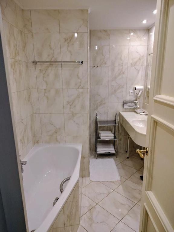 Hotel Embassy - Resim 8