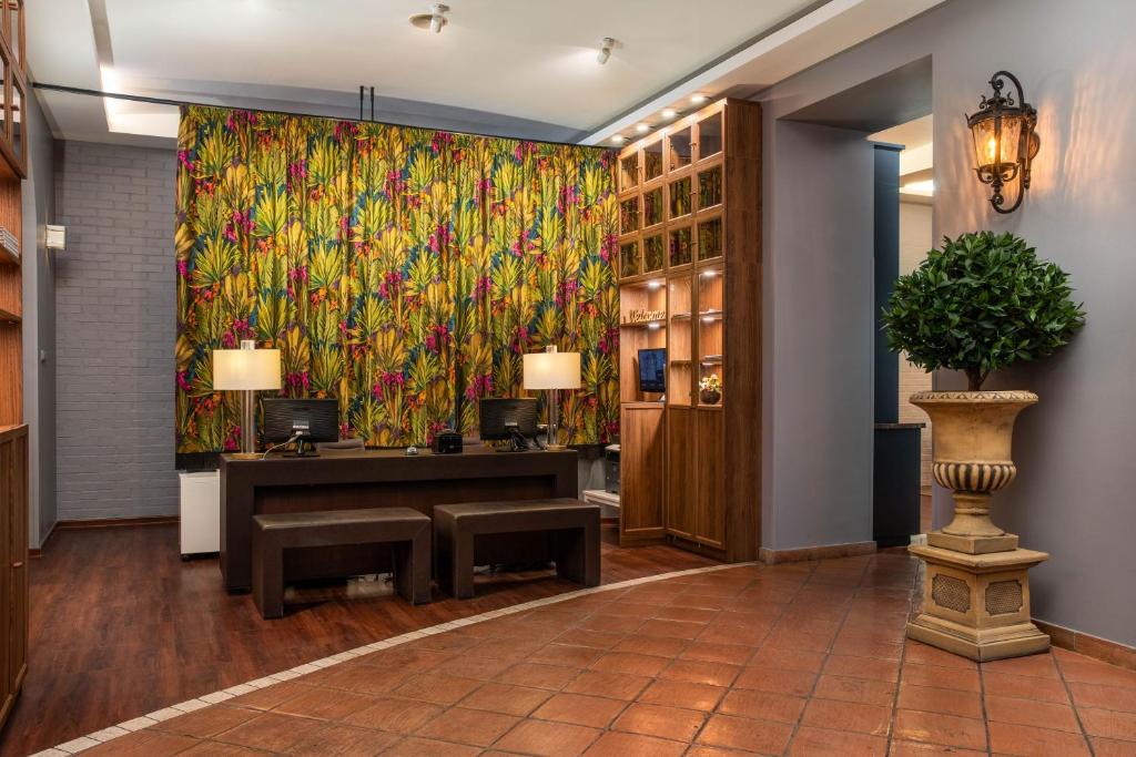 Mamaison Residence Izabella Budapest - Resim 4