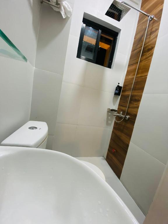 Koupelna v ubytování ZenSuites Hotel Tacloban
