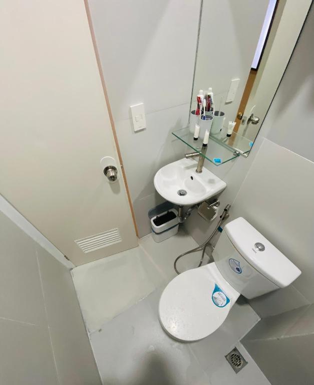 Koupelna v ubytování ZenSuites Hotel Tacloban