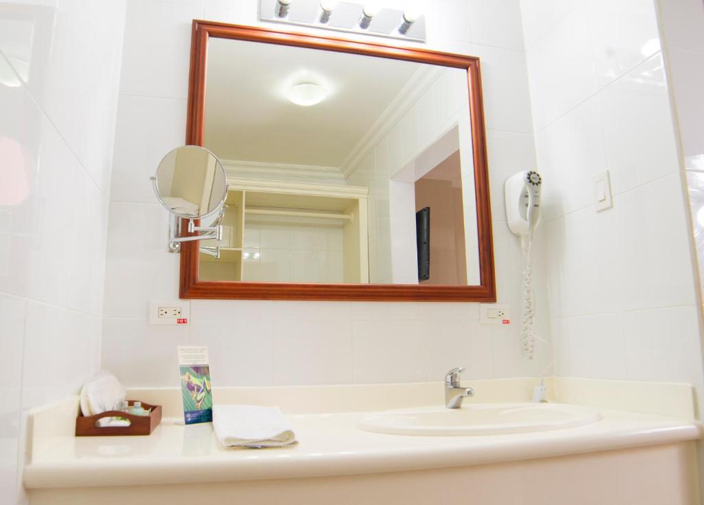 Gran Hotel De Lago - El Coca - Executive Suite