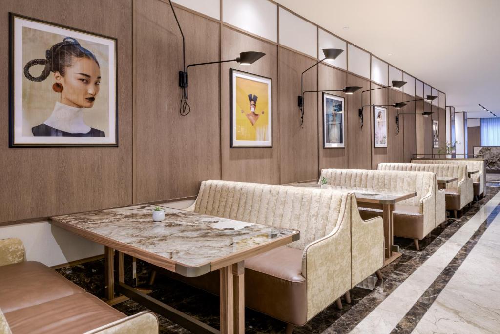 Posezení v ubytování AC Hotel Milano by Marriott