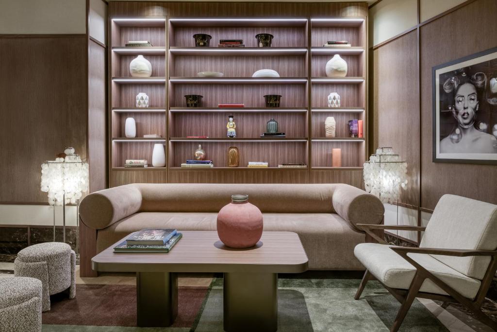 Posezení v ubytování AC Hotel Milano by Marriott