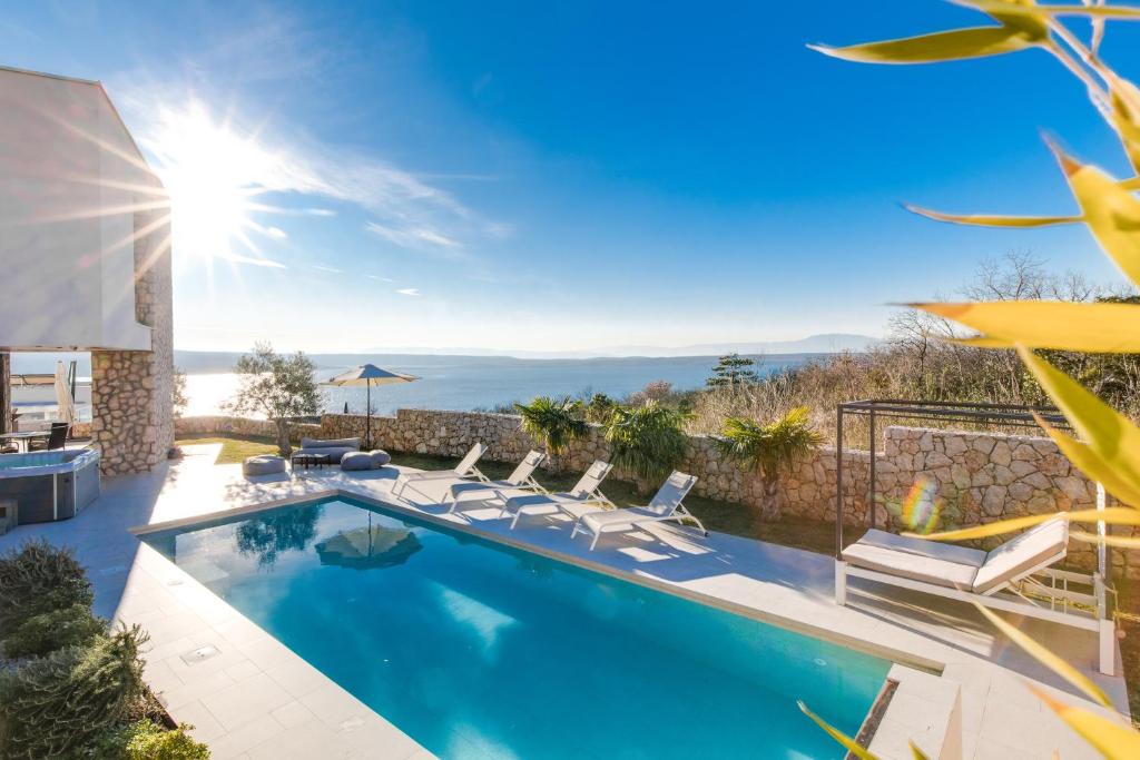 Πισίνα στο ή κοντά στο Villa Carolea